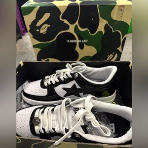 Nike Black and White Women's Sneakers
